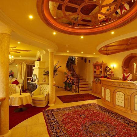 Hotel Kristall 팔제스 외부 사진