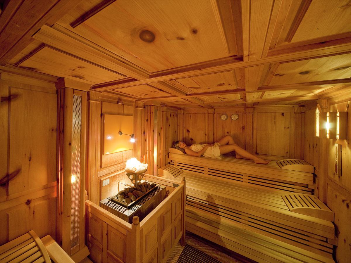 Hotel Kristall 팔제스 외부 사진